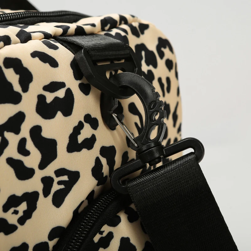 Classic Leopard Print Large Capacity Leisure Luggage Bag With Multiple Pockets And Shoe Compartment Sports Fitness Travel Bag