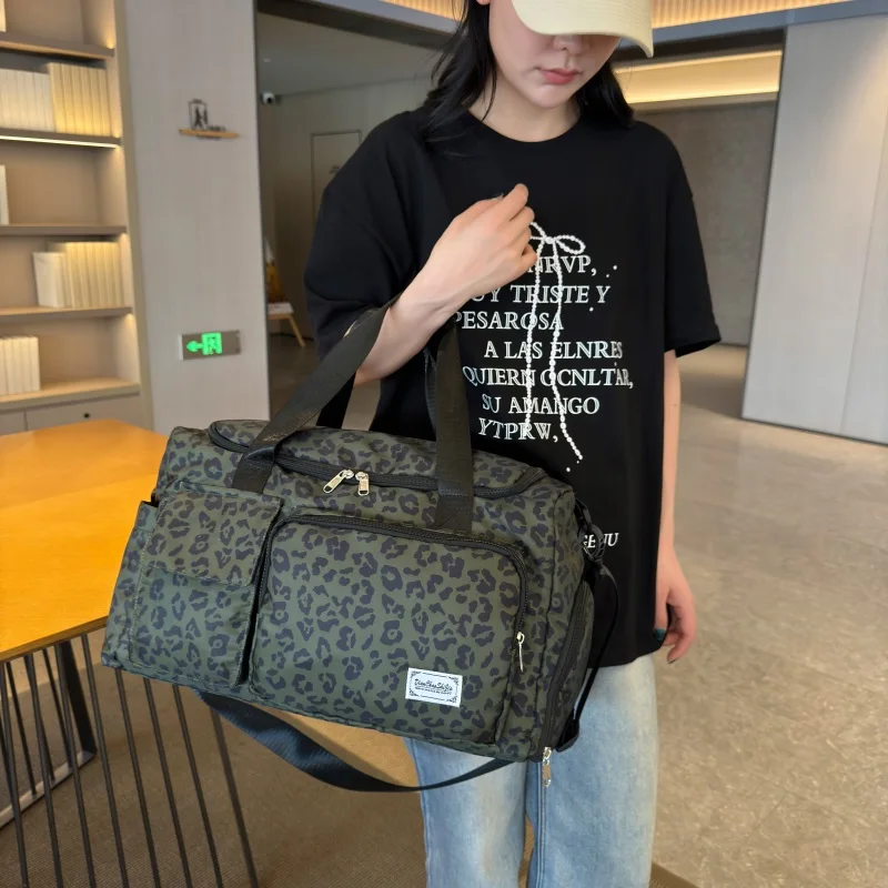 Classic Leopard Print Large Capacity Leisure Luggage Bag With Multiple Pockets And Shoe Compartment Sports Fitness Travel Bag