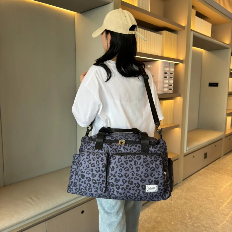 Classic Leopard Print Large Capacity Leisure Luggage Bag With Multiple Pockets And Shoe Compartment Sports Fitness Travel Bag