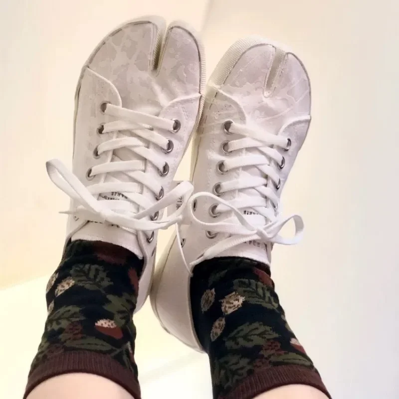Colorful Cartoon Combed Cotton Women's Two Toe Socks Grapes Waves Carp Japanese Harajuku Funny Cute Sandals Tabi Socks Sokken