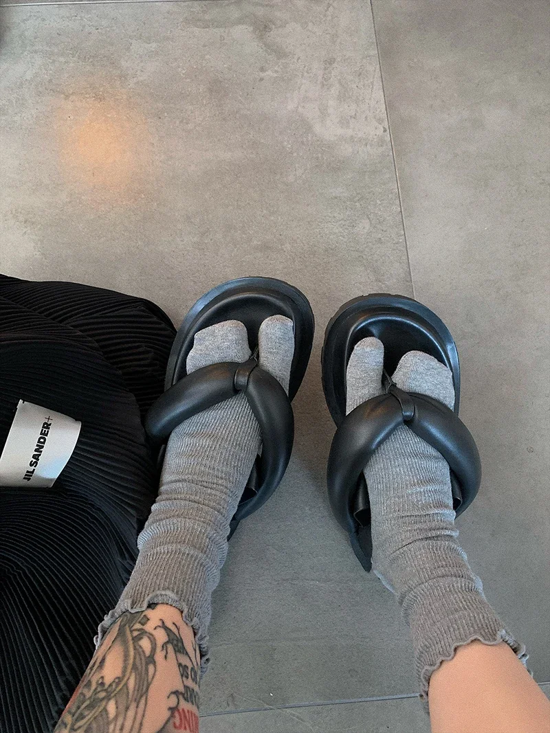 High Quality Combed Cotton Split Toe Woman Socks Solid Color Simple Comfortable Soft Two-Toed Japanese Harajuku Women's Tabi Sox