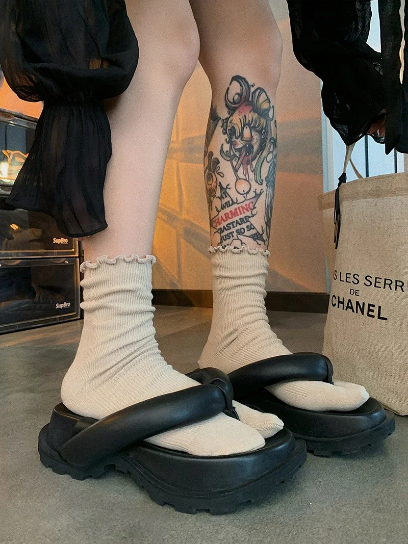 High Quality Combed Cotton Split Toe Woman Socks Solid Color Simple Comfortable Soft Two-Toed Japanese Harajuku Women's Tabi Sox