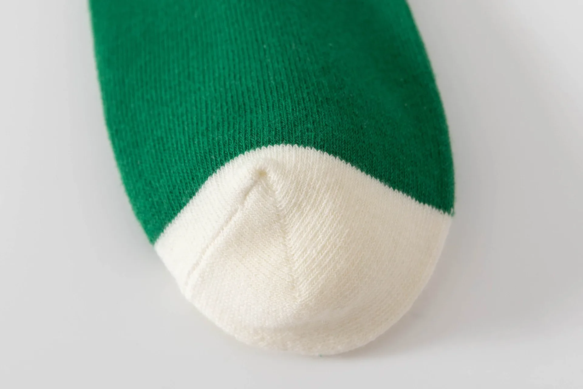Cotton Japanese Mid-Tube Socks for Women Men New Green Socks Ins Trendy Autumn Winter Sports Socks Letter Striped Harajuku Sock