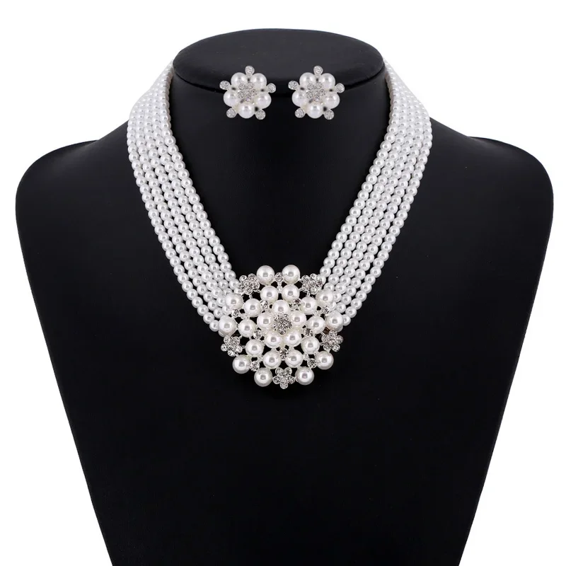 Audrey Hepburn Breakfast at Tiffanys 1950s Costume Jewelry Accessory Set Pearl Necklace Earring Bracelet Glove Cigarette Holder
