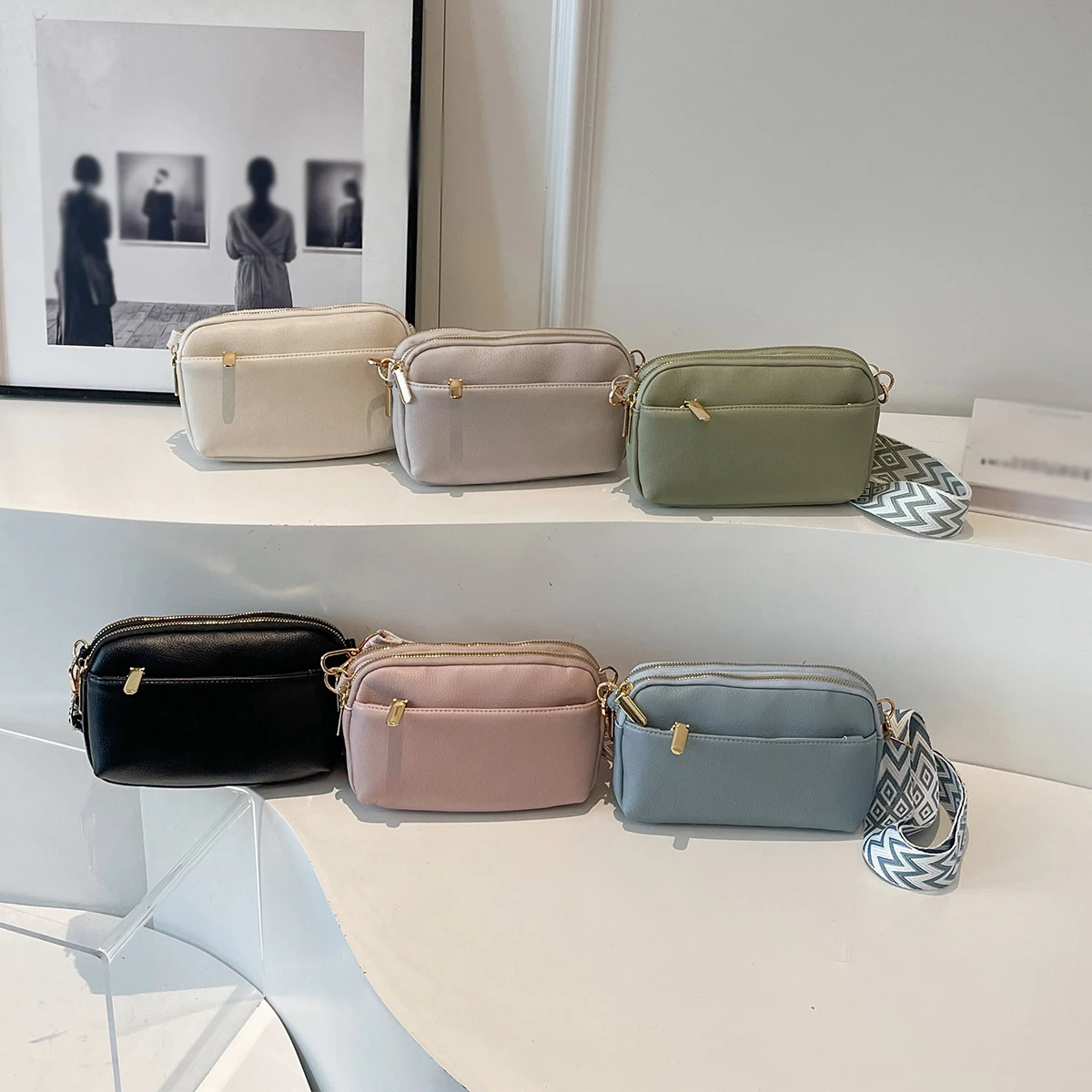 Chic Vegan Crossbody Bag - Minimalist & Fashion-Forward PU Shoulder Bag for Women - Compact, Spacious, Phone-Friendly