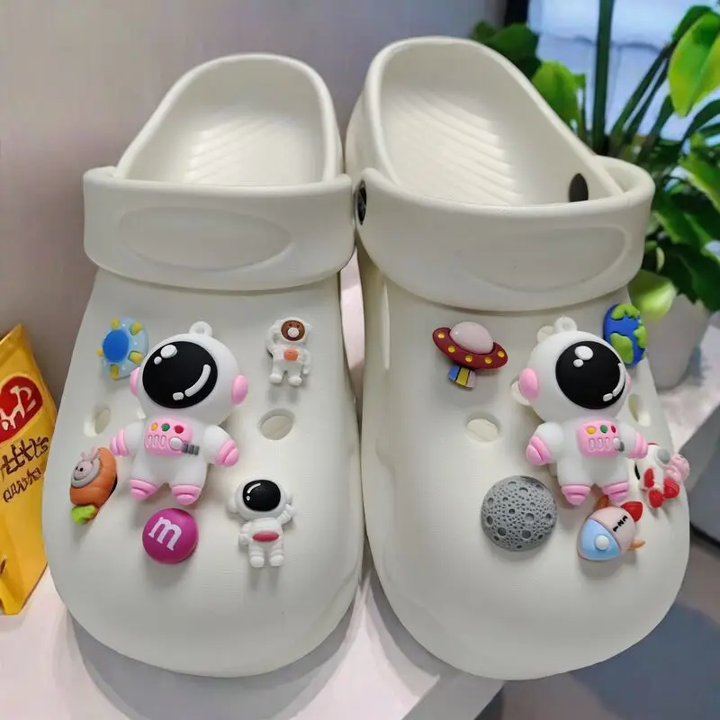 Whole Set Hot Sale DIY Hole Shoes Charms Astronaut Accessories Designer Quality Garden Shoe Decoration Girl Gift New