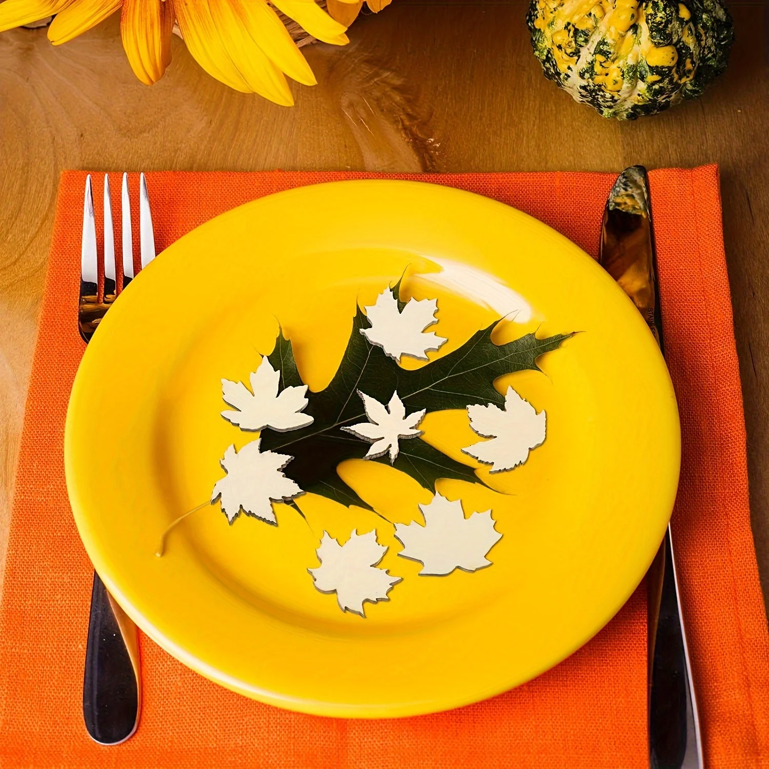 80 Pieces Mini Wooden Maple Leaf Cutout Unfinished Blank Wooden Maple Leaf Slice Maple Leaf,Thanksgiving Party ,DIY Decoration