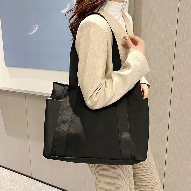 Women's Bag Designer Luxury Bag Nylon Commuting Shoulder Handbag Solid Color Tote Bag Mommy Large Capacity Vacation Handbag 2026