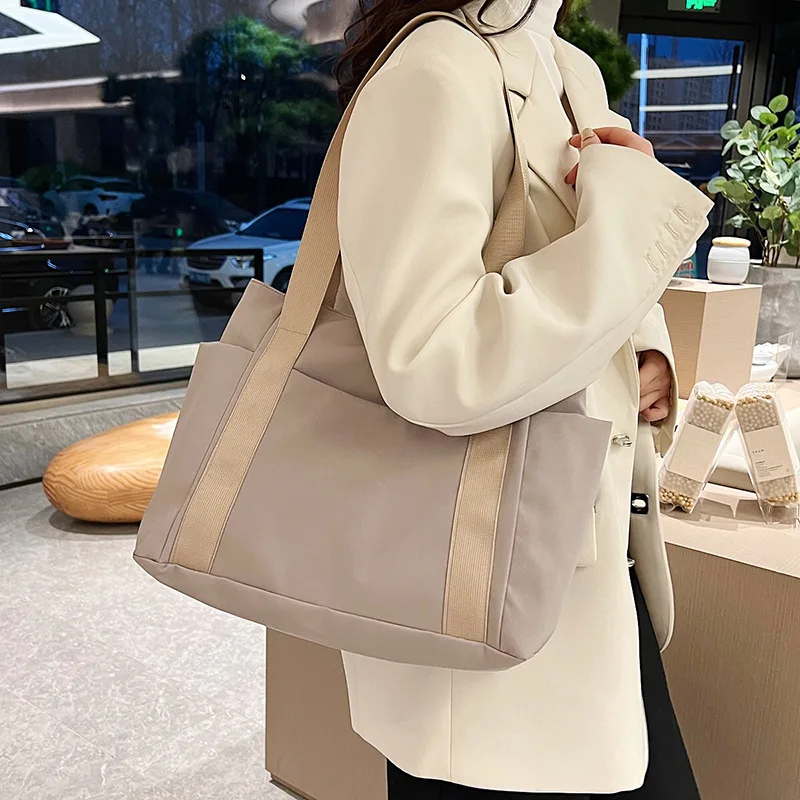 Women's Bag Designer Luxury Bag Nylon Commuting Shoulder Handbag Solid Color Tote Bag Mommy Large Capacity Vacation Handbag 2026