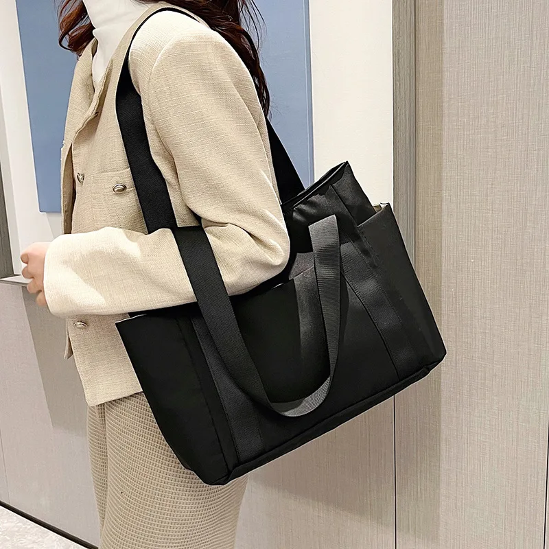 Women's Bag Designer Luxury Bag Nylon Commuting Shoulder Handbag Solid Color Tote Bag Mommy Large Capacity Vacation Handbag 2026