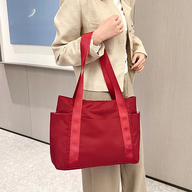 Women's Bag Designer Luxury Bag Nylon Commuting Shoulder Handbag Solid Color Tote Bag Mommy Large Capacity Vacation Handbag 2026
