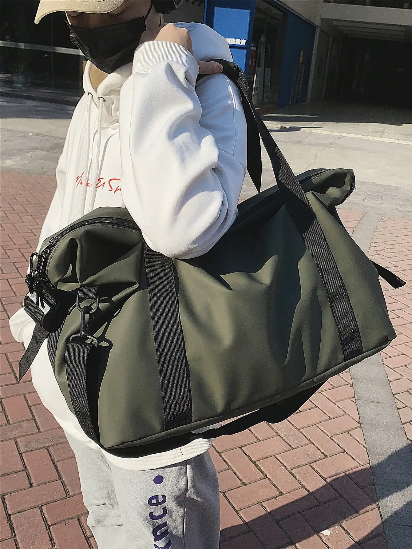 Handheld travel bag, large capacity sports and fitness bag, lightweight storage luggage bag, one shoulder crossbody travel bag