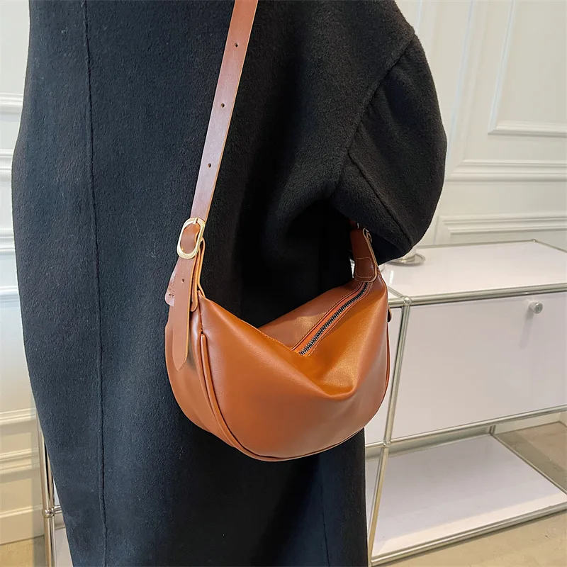 New Women's Black Crossbody Bag Underarm Bag PU Classic Fashion Versatile Solid Color Shoulder Bag Large Capacity Dumpling Bag