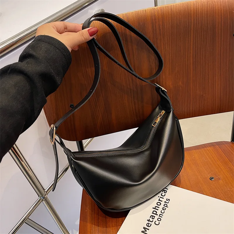 New Women's Black Crossbody Bag Underarm Bag PU Classic Fashion Versatile Solid Color Shoulder Bag Large Capacity Dumpling Bag