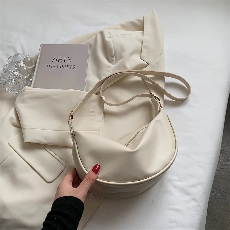 New Women's Black Crossbody Bag Underarm Bag PU Classic Fashion Versatile Solid Color Shoulder Bag Large Capacity Dumpling Bag
