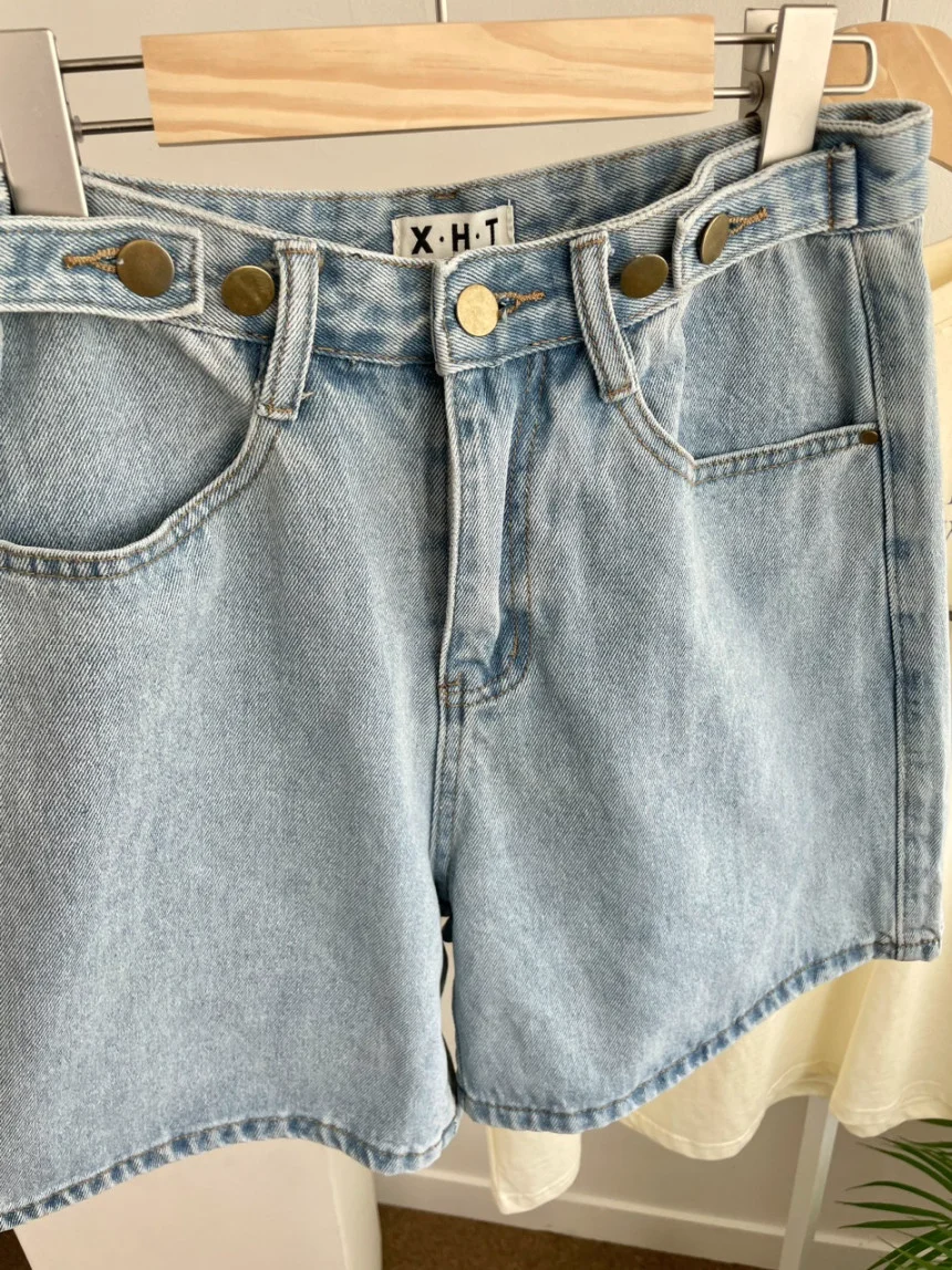 New 2024 Summer Denim Shorts For Women High Waist Sky Blue Color Wide Leg Loose Buttons Streetwear Loose Jean Shorts Women