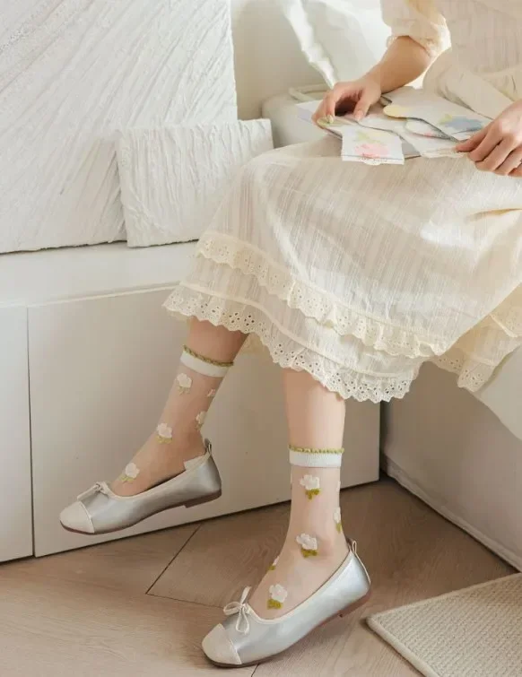Women Crystal Silk Socks Ultra-thin Breathable Elastic Long Socks See Through Transparent Harajuku Flower Cute Lace Socks Summer