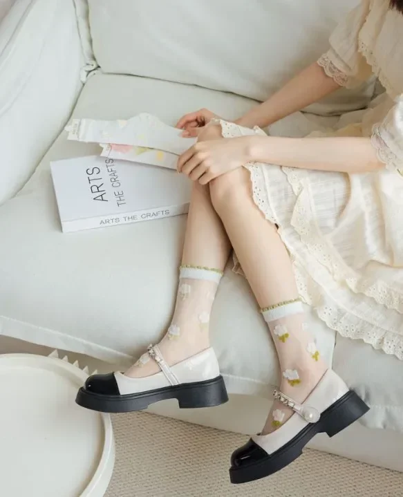 Women Crystal Silk Socks Ultra-thin Breathable Elastic Long Socks See Through Transparent Harajuku Flower Cute Lace Socks Summer