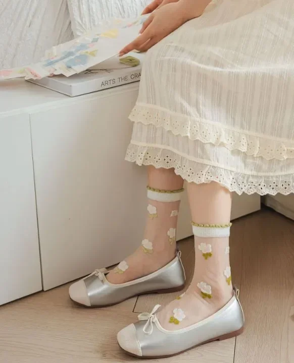 Women Crystal Silk Socks Ultra-thin Breathable Elastic Long Socks See Through Transparent Harajuku Flower Cute Lace Socks Summer