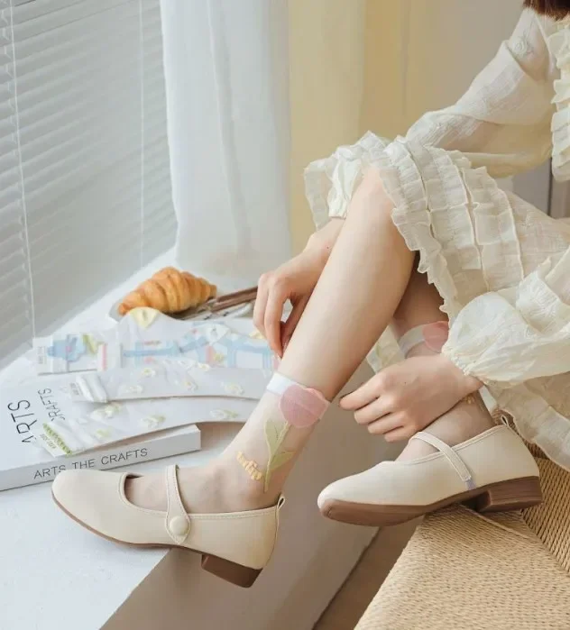 Women Crystal Silk Socks Ultra-thin Breathable Elastic Long Socks See Through Transparent Harajuku Flower Cute Lace Socks Summer