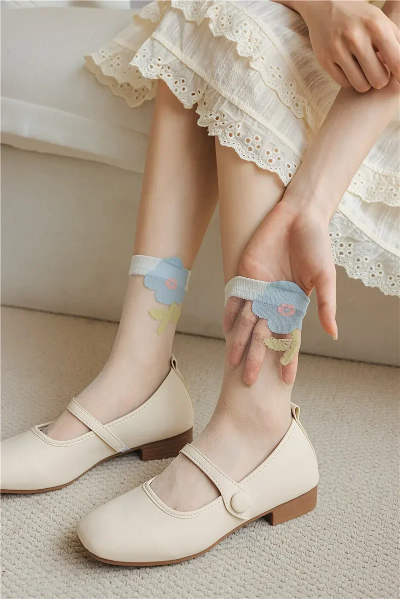 Women Crystal Silk Socks Ultra-thin Breathable Elastic Long Socks See Through Transparent Harajuku Flower Cute Lace Socks Summer