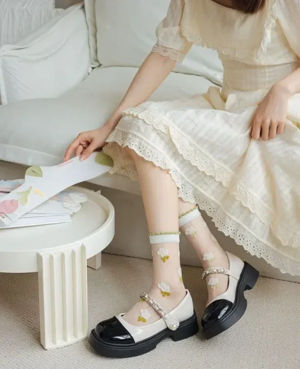 Women Crystal Silk Socks Ultra-thin Breathable Elastic Long Socks See Through Transparent Harajuku Flower Cute Lace Socks Summer