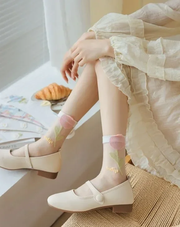 Women Crystal Silk Socks Ultra-thin Breathable Elastic Long Socks See Through Transparent Harajuku Flower Cute Lace Socks Summer