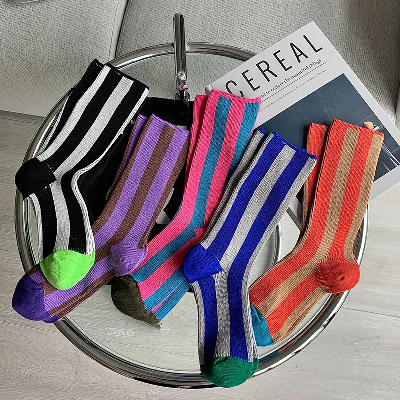 1 pairs High Saturation Dopamine Color Striped Ins Trendy Skateboard Sports Style Vertical Striped Mid Length Socks