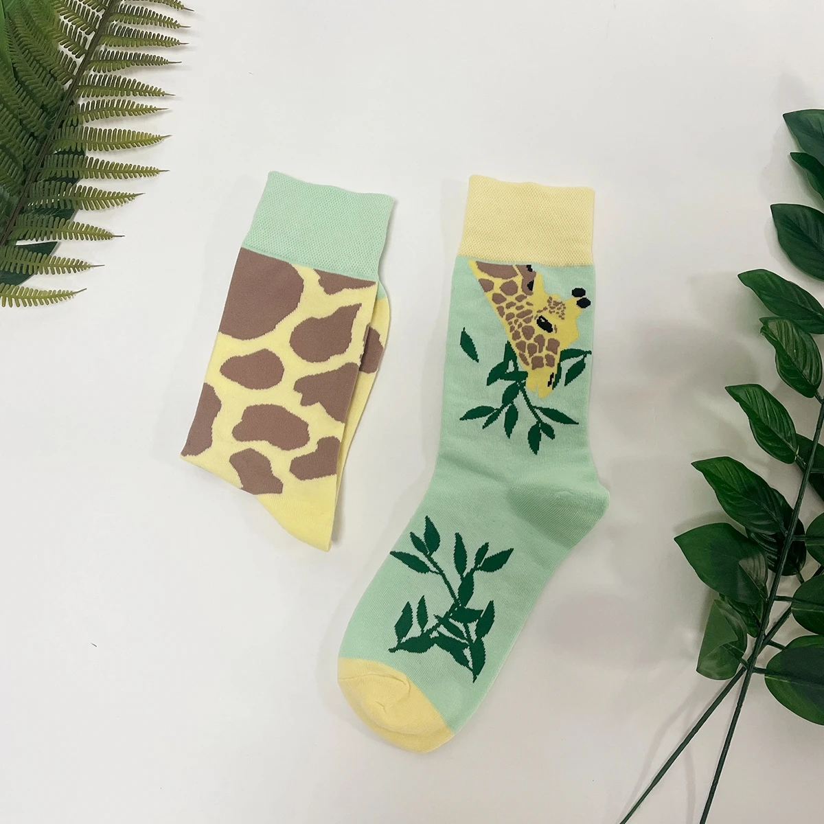 1 Pair Forest Giraffe AB Style Comfy Fashion Women's Mid-Calf Socks Suit In All Seasons For Daily