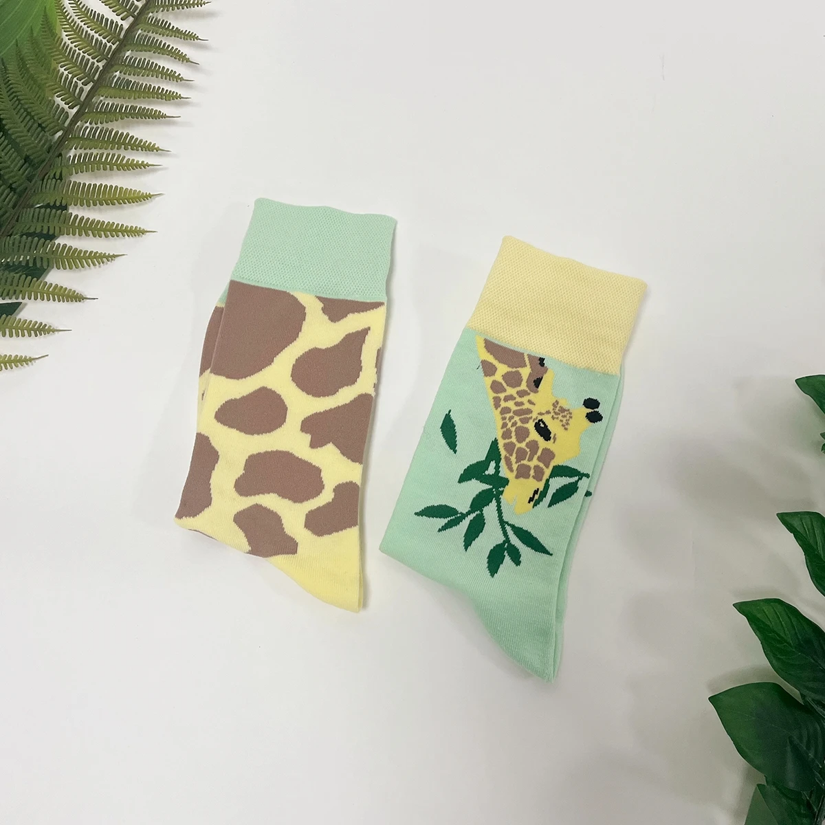 1 Pair Forest Giraffe AB Style Comfy Fashion Women's Mid-Calf Socks Suit In All Seasons For Daily