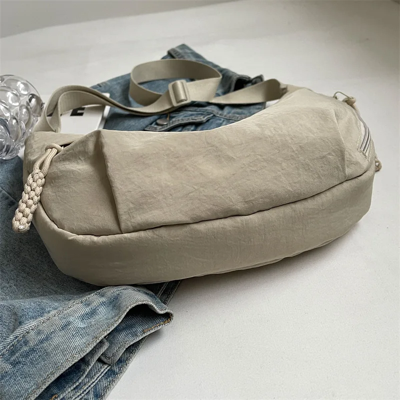 Leisure Crossbody Hobo Bag with Large Capacity Versatile and Niche Design Nylon Shoulder Bag Student Class Mailman Bag