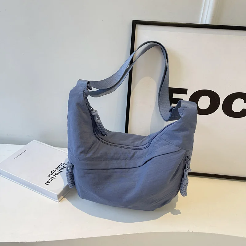 Leisure Crossbody Hobo Bag with Large Capacity Versatile and Niche Design Nylon Shoulder Bag Student Class Mailman Bag
