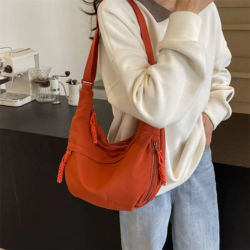 Leisure Crossbody Hobo Bag with Large Capacity Versatile and Niche Design Nylon Shoulder Bag Student Class Mailman Bag