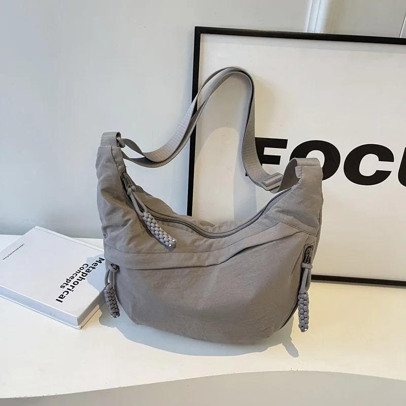 Leisure Crossbody Hobo Bag with Large Capacity Versatile and Niche Design Nylon Shoulder Bag Student Class Mailman Bag