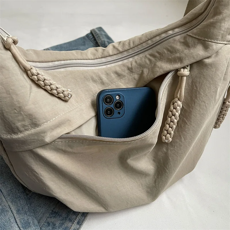 Leisure Crossbody Hobo Bag with Large Capacity Versatile and Niche Design Nylon Shoulder Bag Student Class Mailman Bag