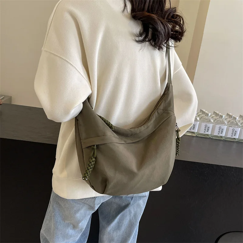 Leisure Crossbody Hobo Bag with Large Capacity Versatile and Niche Design Nylon Shoulder Bag Student Class Mailman Bag
