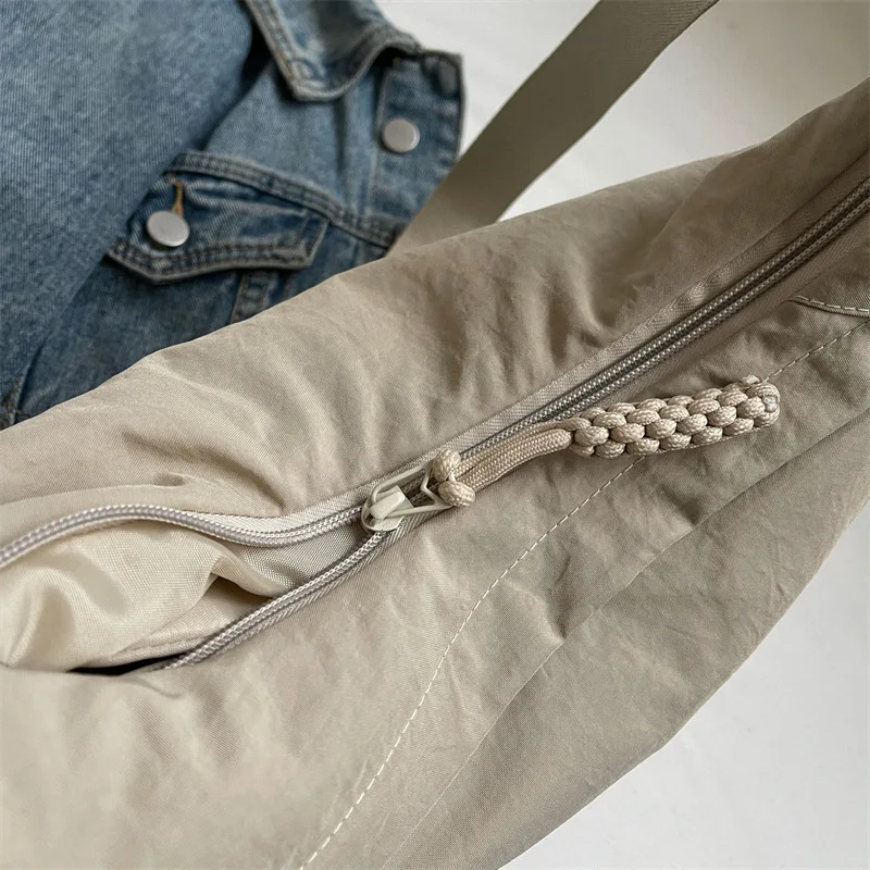 Leisure Crossbody Hobo Bag with Large Capacity Versatile and Niche Design Nylon Shoulder Bag Student Class Mailman Bag