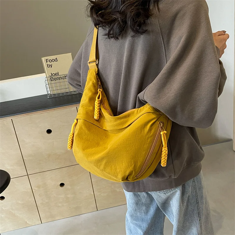Leisure Crossbody Hobo Bag with Large Capacity Versatile and Niche Design Nylon Shoulder Bag Student Class Mailman Bag
