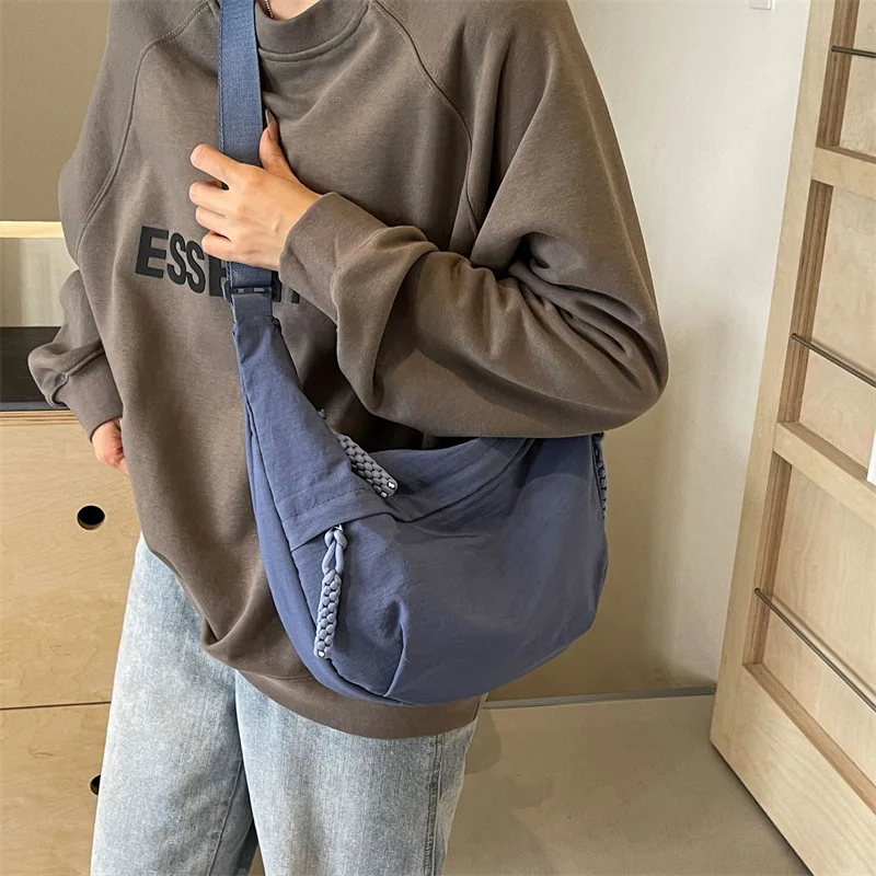 Leisure Crossbody Hobo Bag with Large Capacity Versatile and Niche Design Nylon Shoulder Bag Student Class Mailman Bag