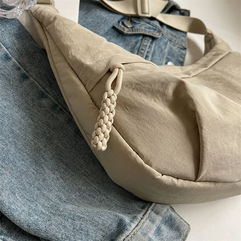 Leisure Crossbody Hobo Bag with Large Capacity Versatile and Niche Design Nylon Shoulder Bag Student Class Mailman Bag