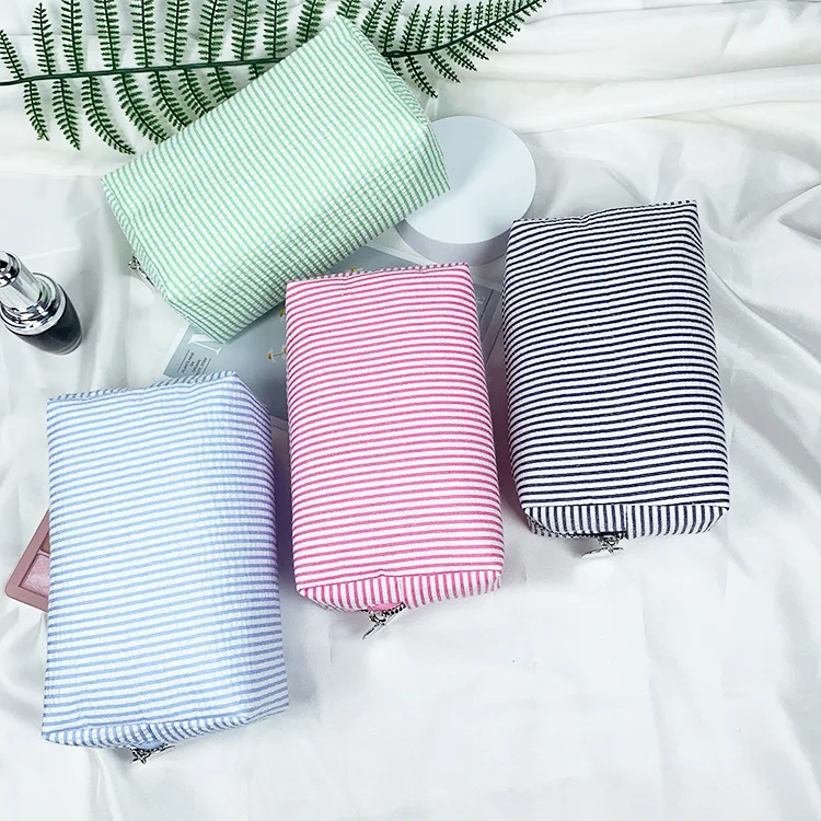 Fashion Women Ruffle Cosmetic Bags Pink/Purple Striped Storage Make Up Bags for Women Lady with Zipper Travel Bag Makeup Bag