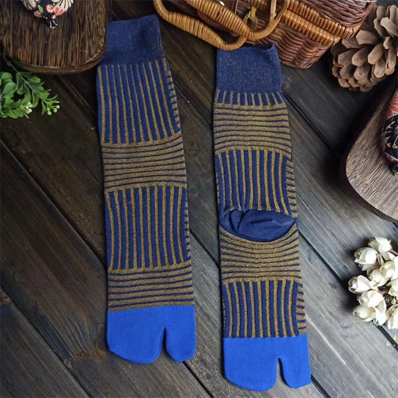 Soft Combed Cotton Women's Two Toe Socks Fashion Retro Striped Color Matching Harajuku Japanese Sandals Tabi Socks Autumn Winter