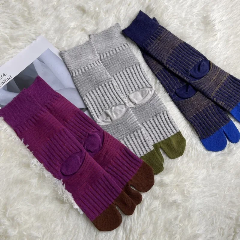 Soft Combed Cotton Women's Two Toe Socks Fashion Retro Striped Color Matching Harajuku Japanese Sandals Tabi Socks Autumn Winter