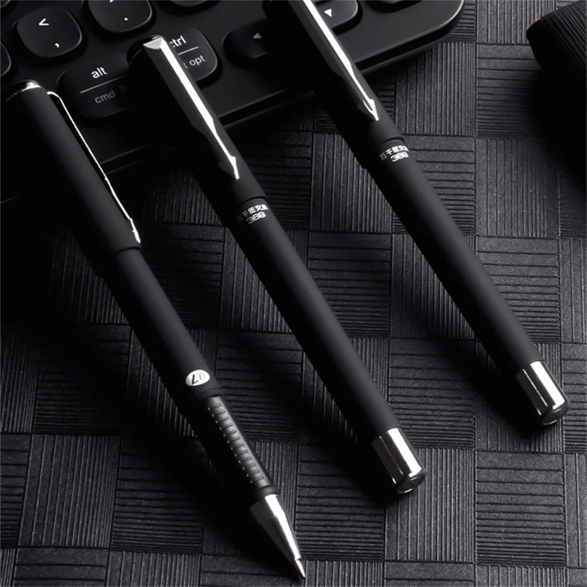Ballpoint Pen 0.7mm Frosted Titanium Steel Ball Head Neutral Pen Large Capacity Super Smooth Students Writing Pen