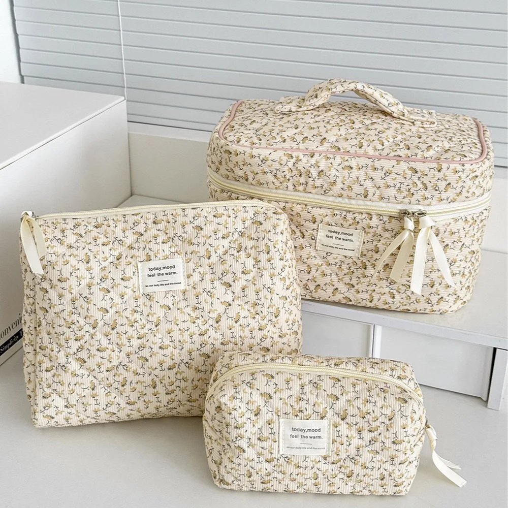 2024 Vintage Flower Quilting Women Makeup Bag Portable Zipper Cosmetic Travel Organizer Female Handbag Toiletry Pouch For Girls