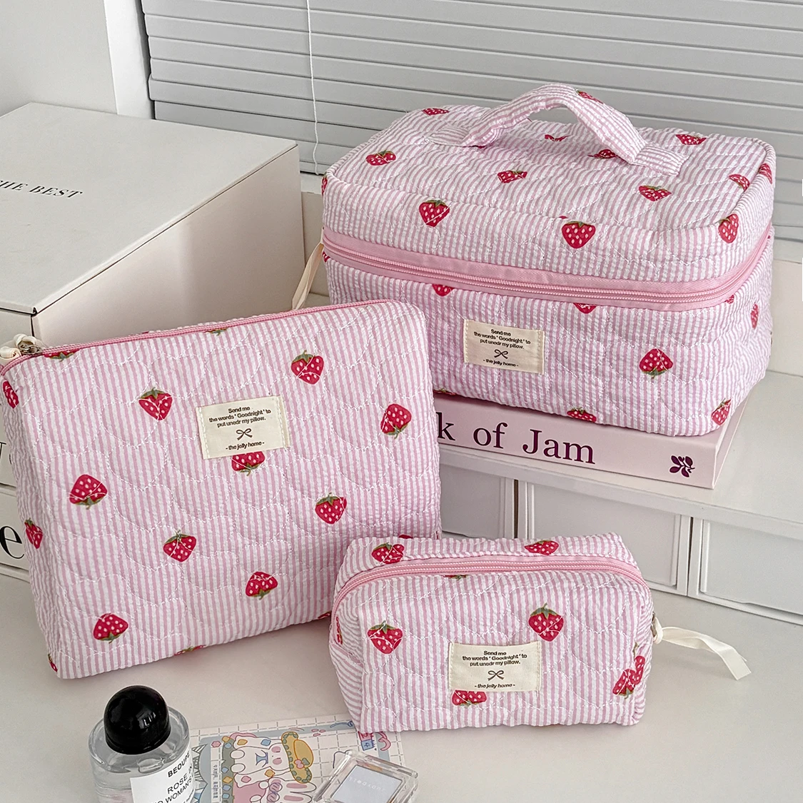 2024 Vintage Flower Quilting Women Makeup Bag Portable Zipper Cosmetic Travel Organizer Female Handbag Toiletry Pouch For Girls