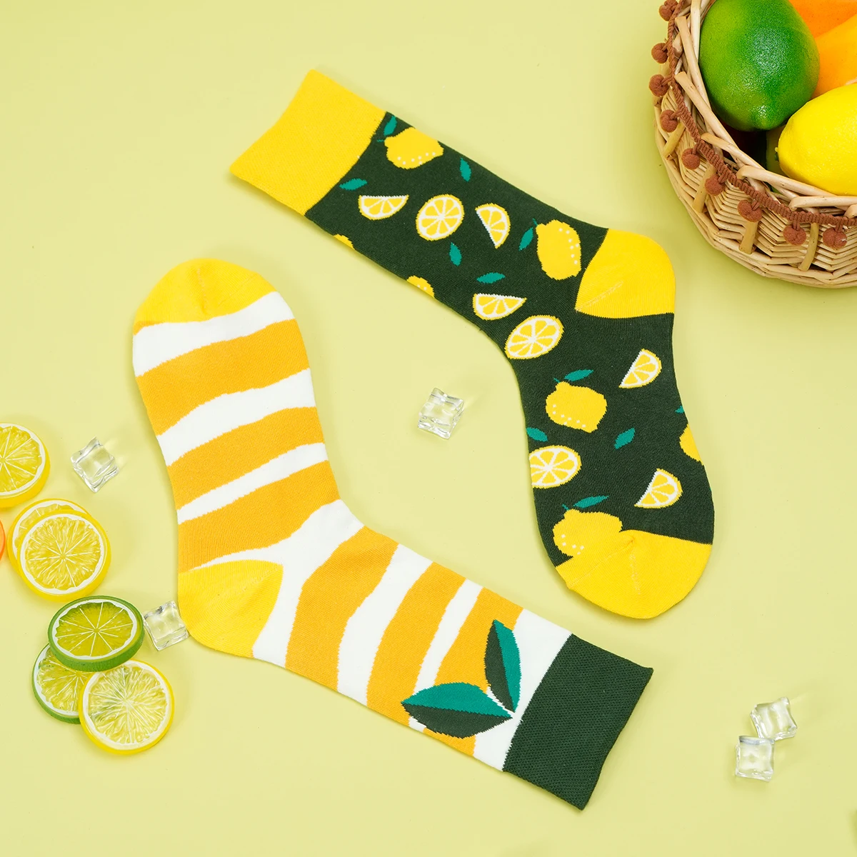 1 Pair Unisex Lemon Pattern AB Style Comfy Breathable Mid Tube Socks Suit In All Seasons For Daily
