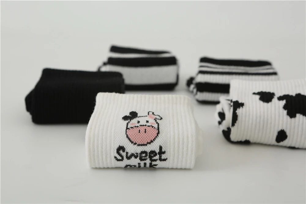 New Cow Lovely Harajuku Japanese Style Cotton Women Striped Solid Breathable Casual Cartoon Socks White Black Dropship