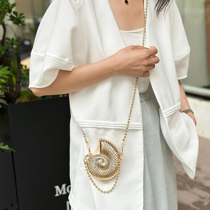 2024 New Metal Mini Conch Bag for Women Fashion Shoulder Bag Designer Lipstick Makeup Bag