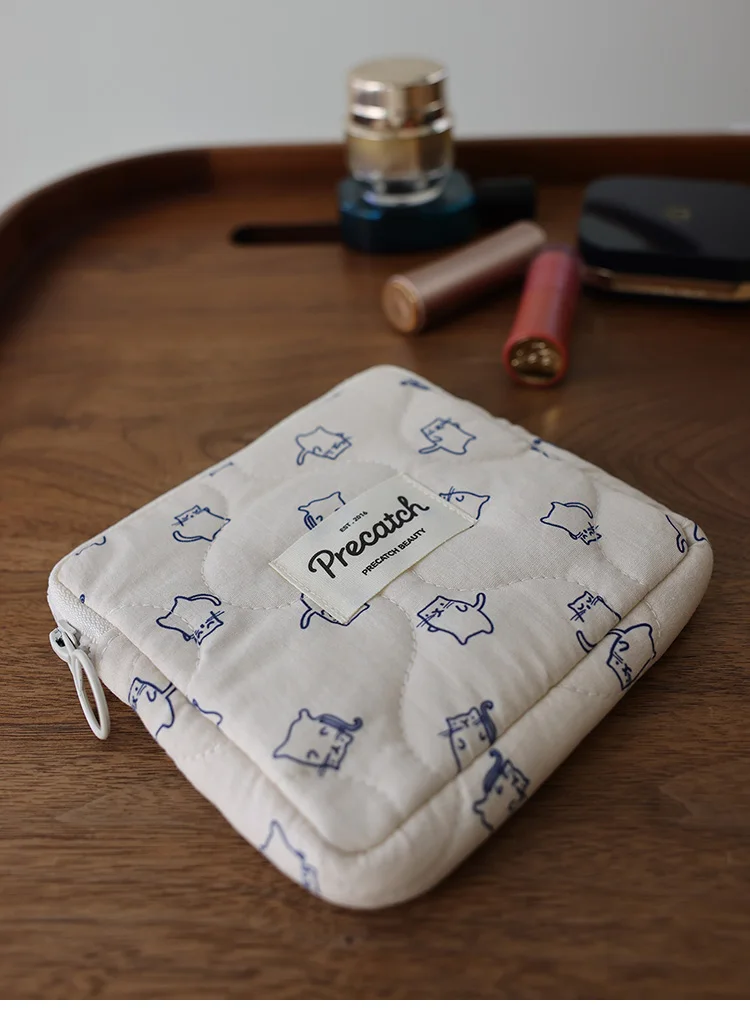 Sanitary Napkin Bag Card Bag Cartoon Hand-Painted Kitten Cute Square Portable Storage Bag Girls Physiological Bag Cosmetic Bag